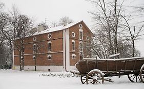 Ostoya Inn & Granary